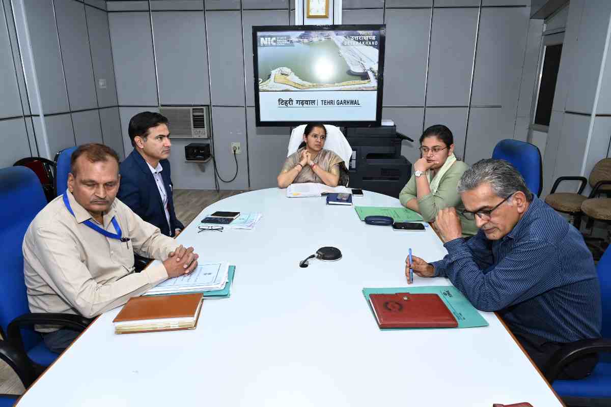 जिला निर्वाचन अधिकारी (पं.) टिहरी की उपस्थिति में किया गया तृतीय रेण्डमाईजेशन