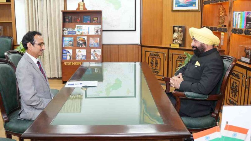 राज्यपाल से शिष्टाचार भेंट में कुलपति ने रखी शोध और नवाचार की रूपरेखा, AI परियोजनाओं पर हुई विस्तार से चर्चा