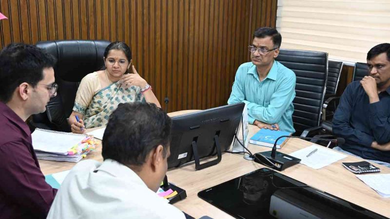 डीएम ने वन भूमि हस्तांतरण मामलों में तेजी लाने के दिए निर्देश