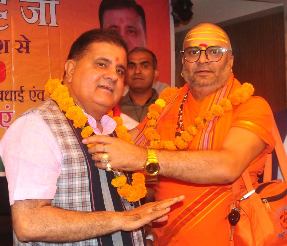 उत्तराखंड भाजपा नवनिर्वाचित प्रदेश अध्यक्ष महेंद्र भट्ट पहुंचे संतों के द्वार