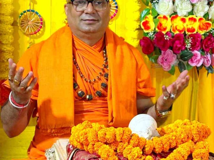 भक्ति के लिए पहले अहंकार दूर करना जरूरी –  नृसिंह पीठाधीश्वर स्वामी रसिक महाराज