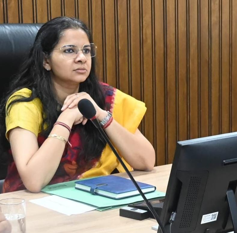 भ्रष्टाचार पर डीएम ने दिखाई सख्ती: भिलंगना में अदेयता प्रमाण पत्र के नाम पर धन वसूली, संबंधित कार्मिक निर्वाचन कार्यों से हटाए गए