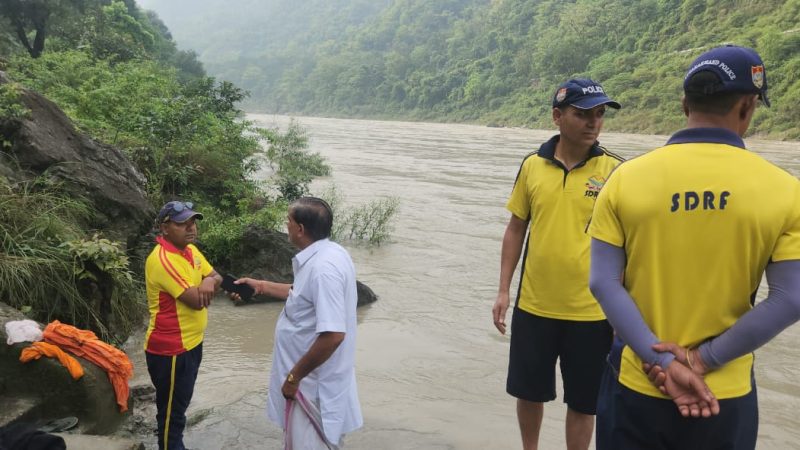 ब्रह्मपुरी में गंगा नदी में बहीं दो महिलाएं, SDRF का सर्च ऑपरेशन जारी