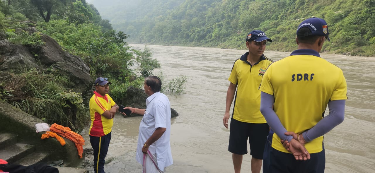 ब्रह्मपुरी में गंगा नदी में बहीं दो महिलाएं, SDRF का सर्च ऑपरेशन जारी
