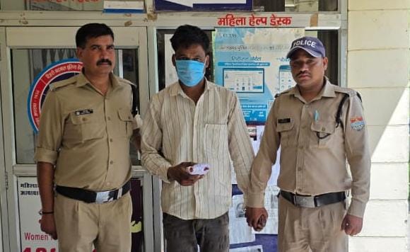 ब्रेकिंग न्यूज: लम्बगांव पुलिस की बड़ी कामयाबी, अवैध चरस के साथ नशा तस्कर गिरफ्तार