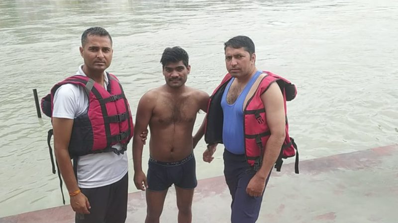 थत्युड़ पुलिस ने पकड़ी 3 पेटी अवैध अंग्रेजी शराब, एक अभियुक्त गिरफ्तार, वाहन सीज