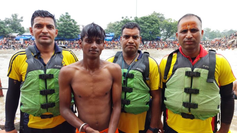 ब्रेकिंग: SDRF ने हरिद्वार में गंगा से 7 श्रद्धालुओं को डूबने से बचाया