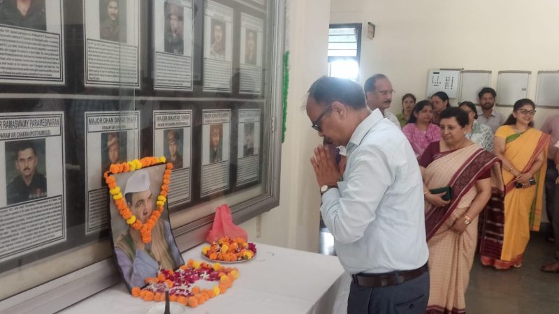 श्रीदेव सुमन जी की पुण्यतिथि पर परिसर में श्रद्धांजलि सभा आयोजित