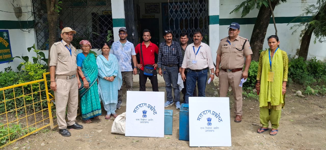 द्वितीय चरण के लिए टिहरी जिले से सभी 522 पोलिंग पार्टियां रवाना: मतदान कल