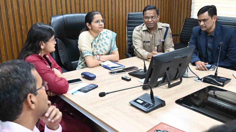 मतगणना की तैयारी को लेकर जिलाधिकारी की अध्यक्षता में महत्वपूर्ण बैठक संपन्न