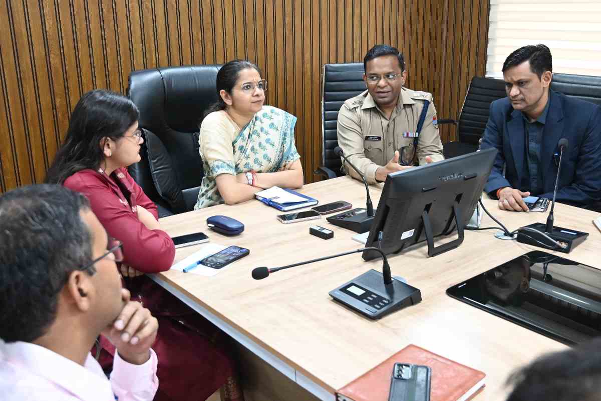 मतगणना की तैयारी को लेकर जिलाधिकारी की अध्यक्षता में महत्वपूर्ण बैठक संपन्न