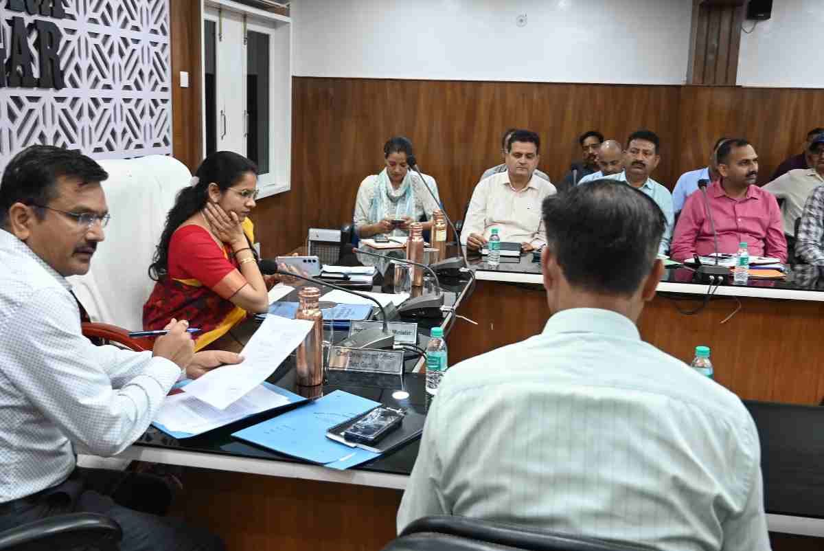 तहसील दिवस में सुनी गई जनता की समस्याएं, जिलाधिकारी ने दिए त्वरित समाधान के निर्देश