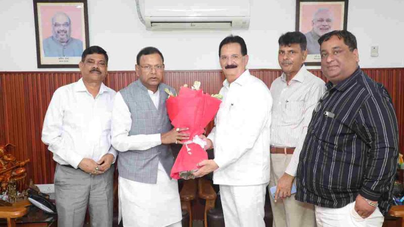 पंजाब के व्यापारियों की समस्याओं को लेकर वित्त राज्य मंत्री को सौंपा मांग पत्र