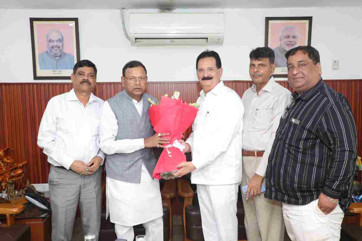 पंजाब के व्यापारियों की समस्याओं को लेकर वित्त राज्य मंत्री को सौंपा मांग पत्र