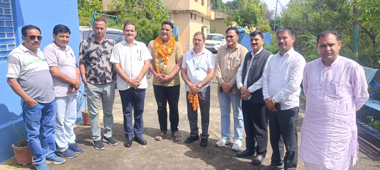 कांग्रेस ने जाखणीधार में निर्दलीय त्रिलोक सिंह बिष्ट को दिया प्रमुख पद हेतु समर्थन: पार्टी नेताओं ने की सहयोग की अपील