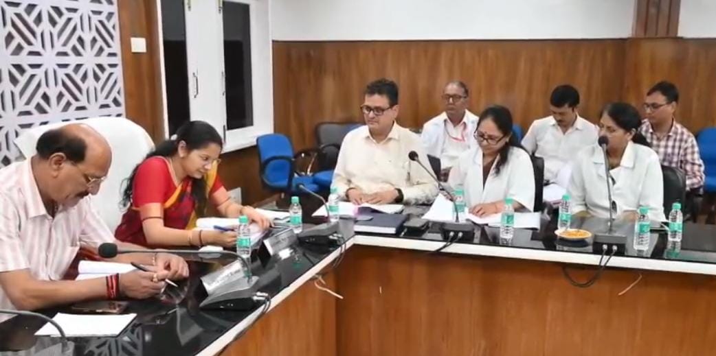 नरेंद्रनगर में चिकित्सा प्रबंधन समिति की बैठक सम्पन्न, स्वास्थ्य सेवाओं को लेकर लिए गए महत्वपूर्ण निर्णय