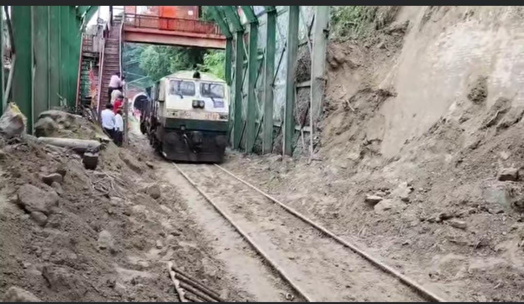 हरिद्वार-दून रेलवे ट्रैक 20 घंटे में पुनः बहाल, कप्तान तृप्ति भट्ट ने जताई संतुष्टि
