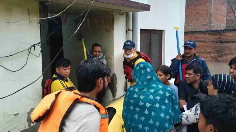 कल्याणी नदी में बाढ़: SDRF ने 45 लोगों को सुरक्षित रेस्क्यू किया