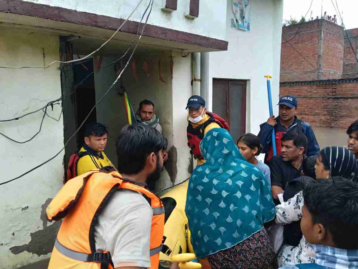 कल्याणी नदी में बाढ़: SDRF ने 45 लोगों को सुरक्षित रेस्क्यू किया