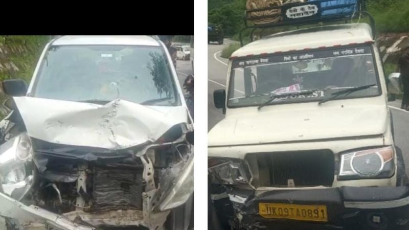 बोलेरो और वेगनार में आमने-सामने की टक्कर, यात्रियों को मामूली चोटें